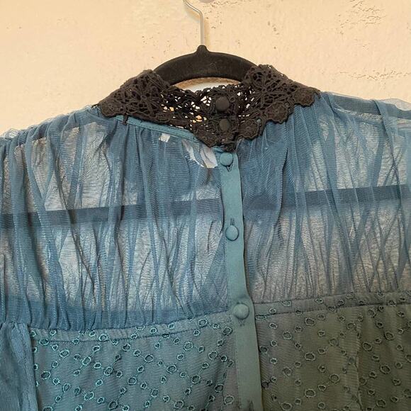 Tularosa Teal Textured Blouse Size XS Aritzia Dark Academia Sheer Tulle Lace - Picture 9 of 11